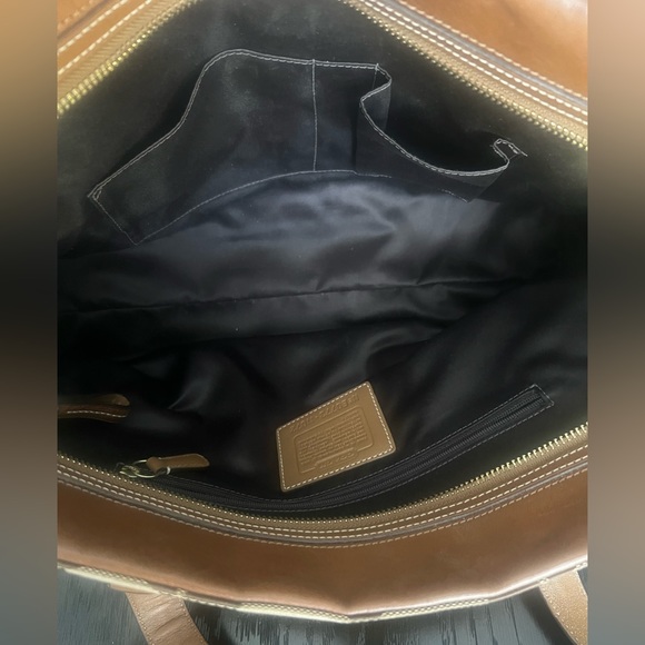 COACH Tote - Picture 5 of 9